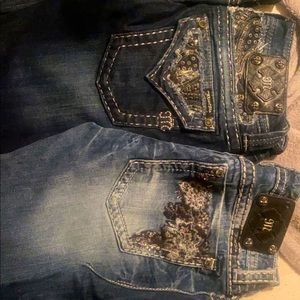 Super cute MissMe Jeans… no damage at all….